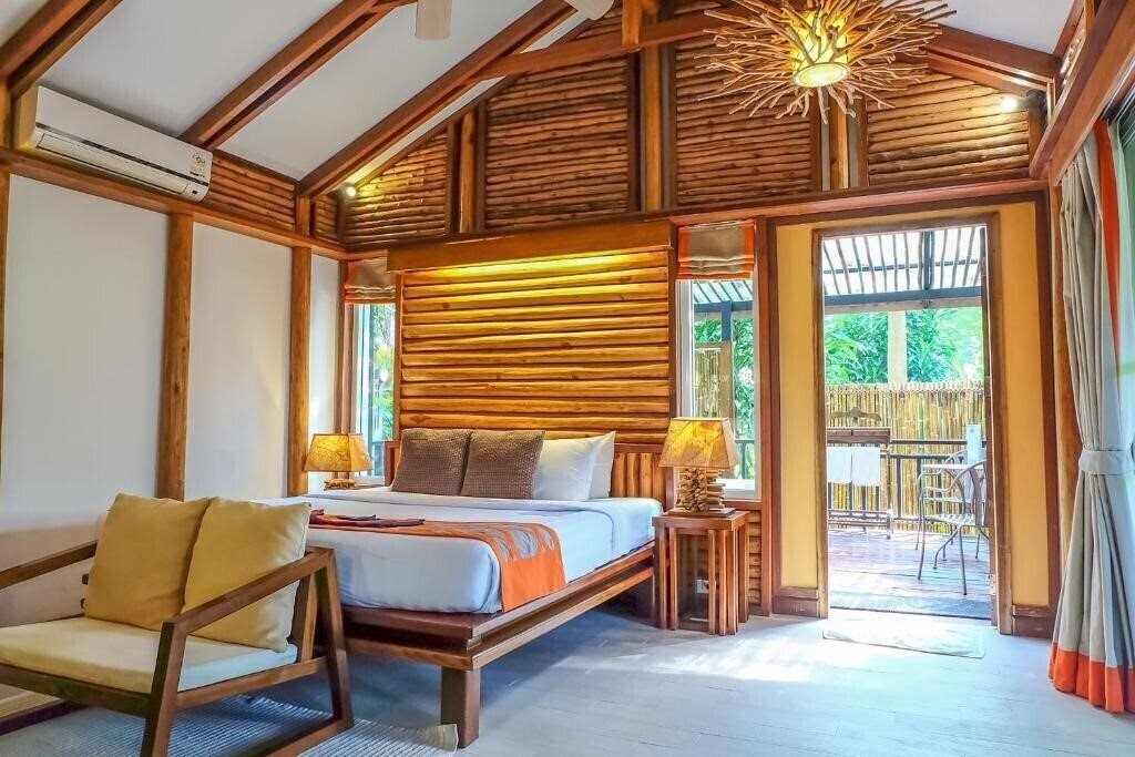 Фото Home Phutoey River Kwai Resort 3*