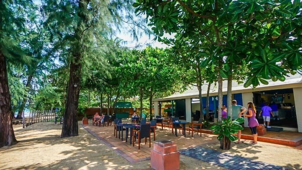 Фото Baan Khaolak Beach Resort 4*