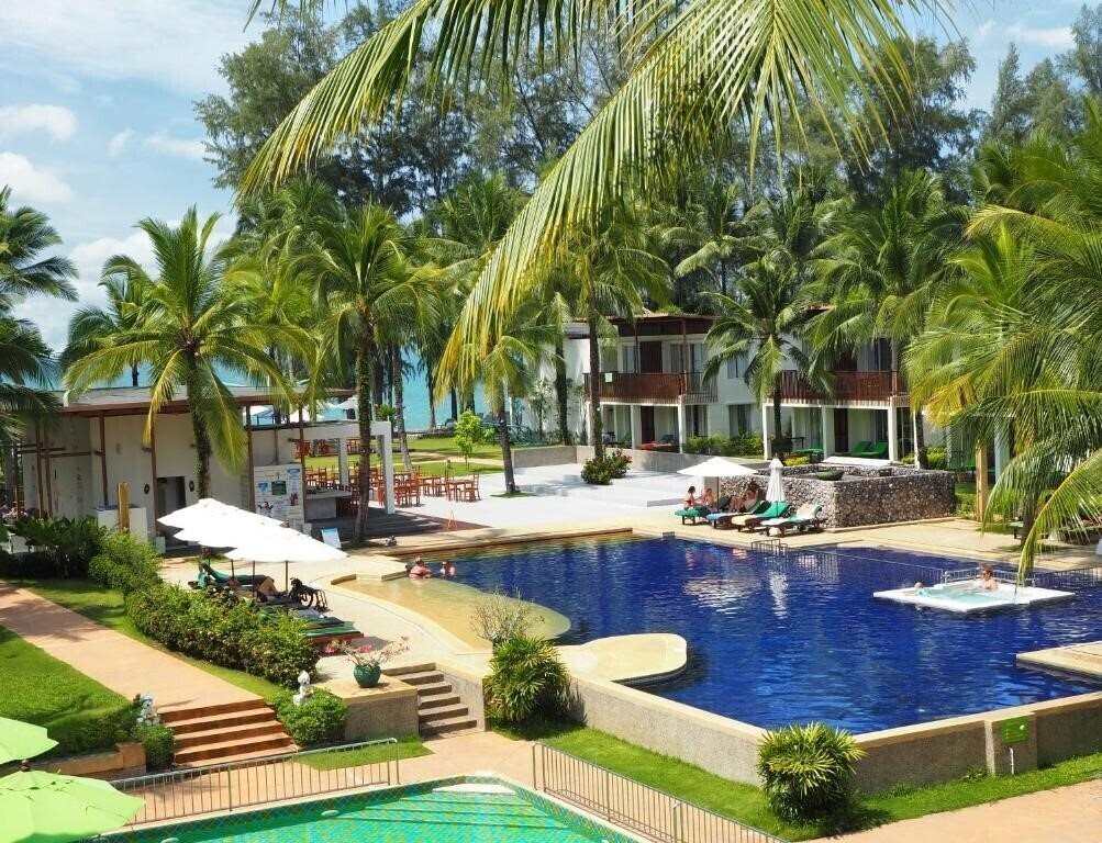 Отель Briza Beach Resort, Khao Lak 3*