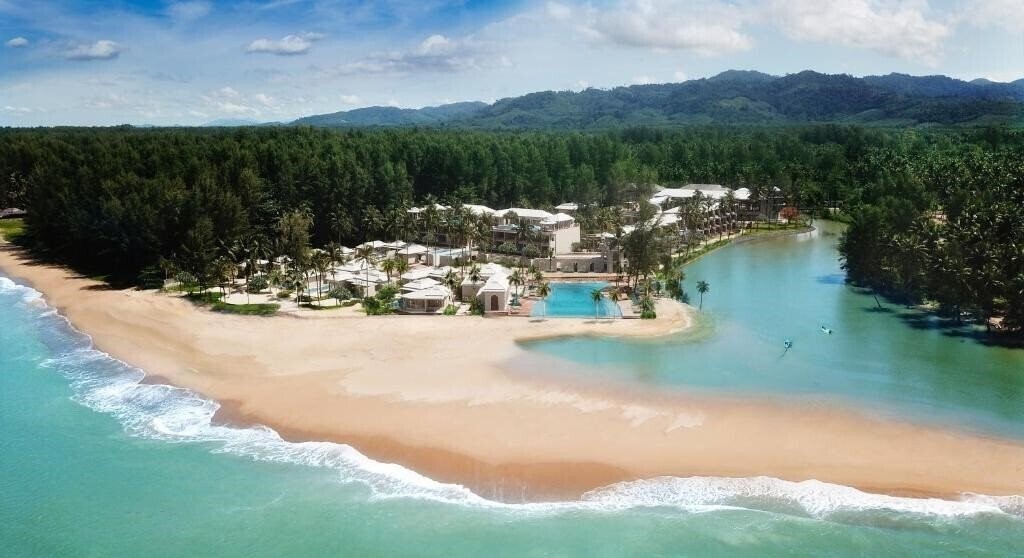 Отель Devasom Khao Lak Beach Resort & Villas 5*