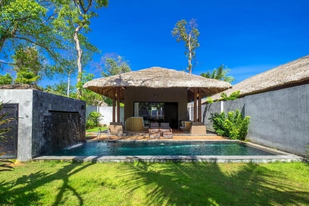 Отель Beyond Resort Khaolak 4*
