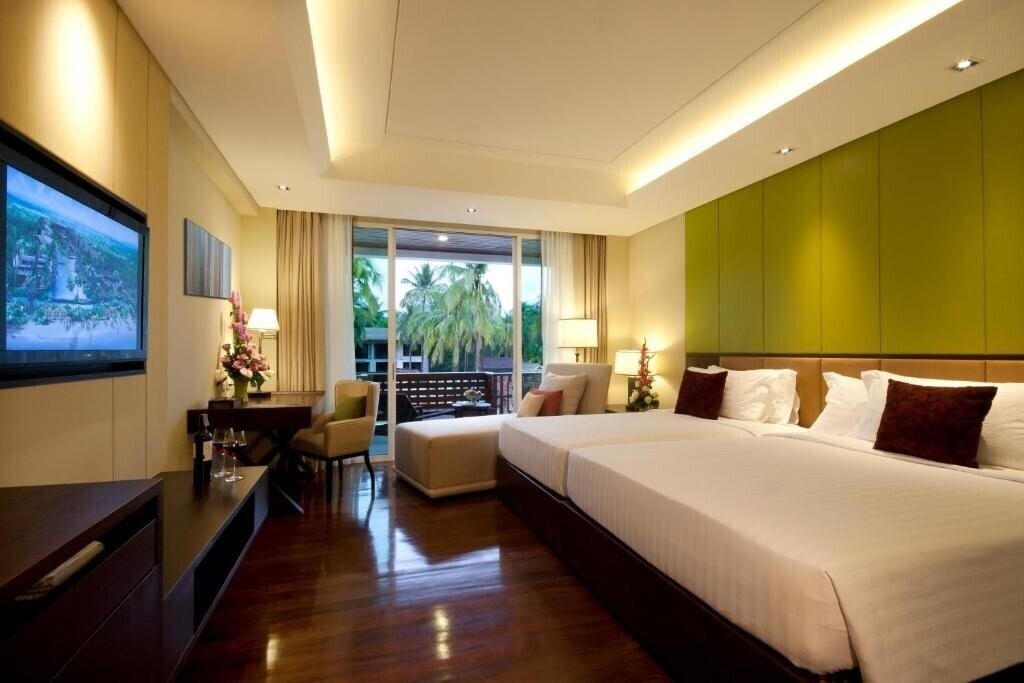 Фото Graceland Khao Lak Hotel & Resort 5*