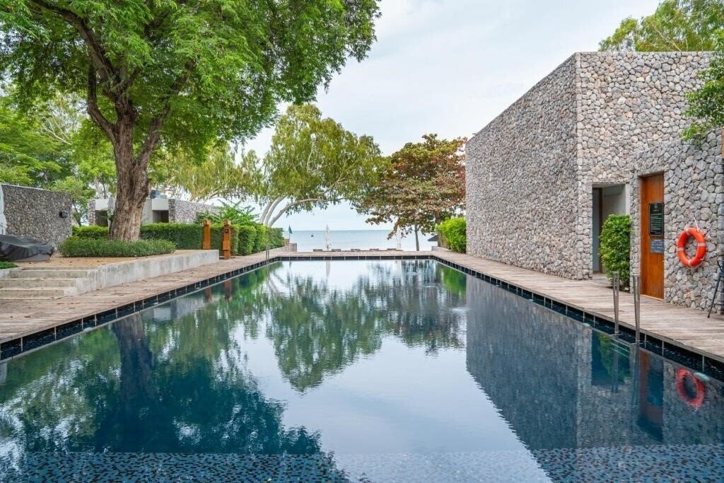 Отель Tolani Resort Kui Buri 5*