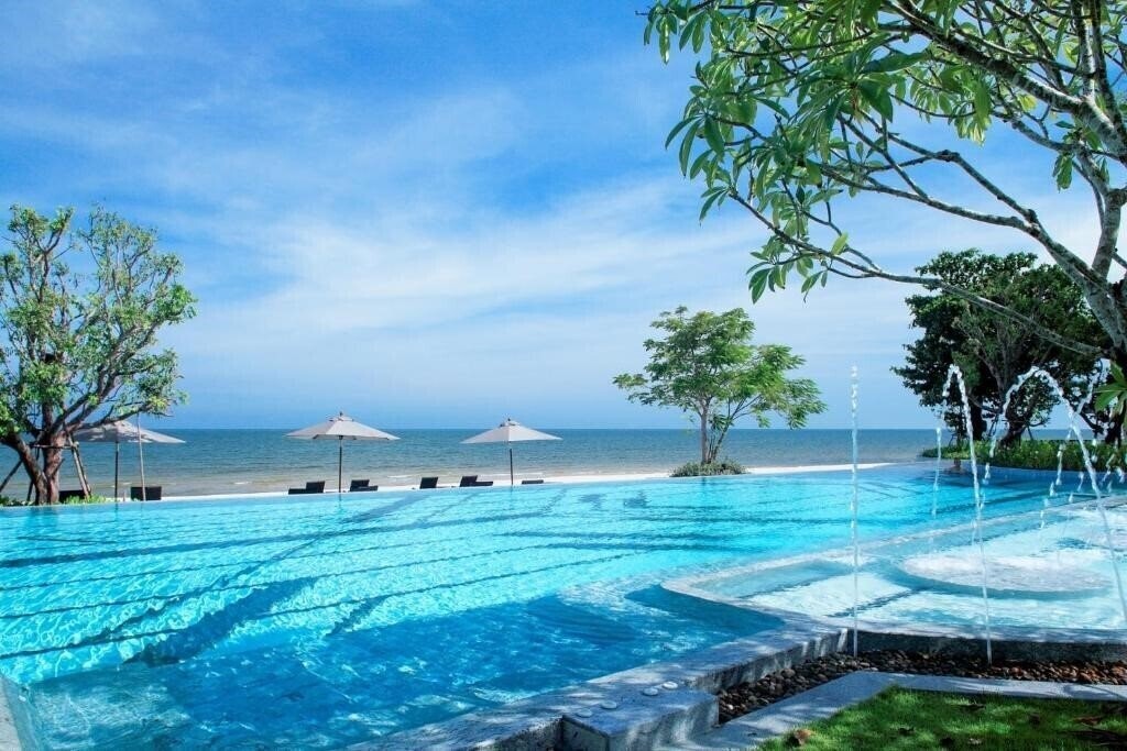 Отель Baba Beach Club Hua Hin 5*