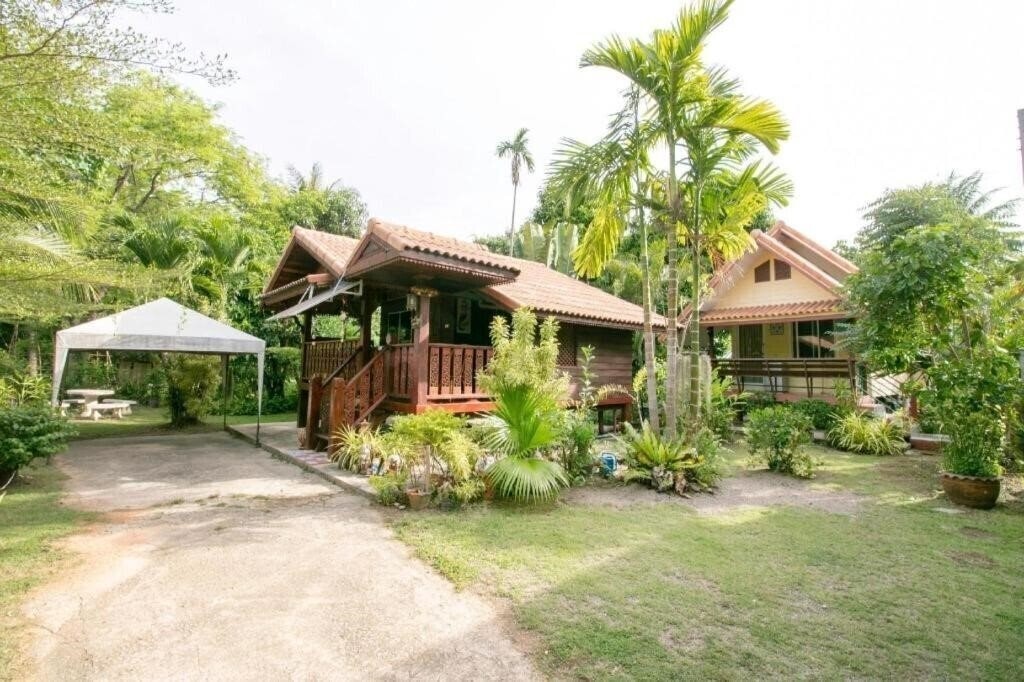 Фотография Oyo 1062 Baanrai Kongjaroen 3*