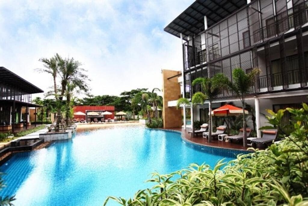 Отель The Lapa Hua Hin 4*