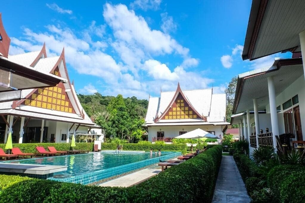 Отель Bhu Tarn Koh Chang Resort & Spa 4*