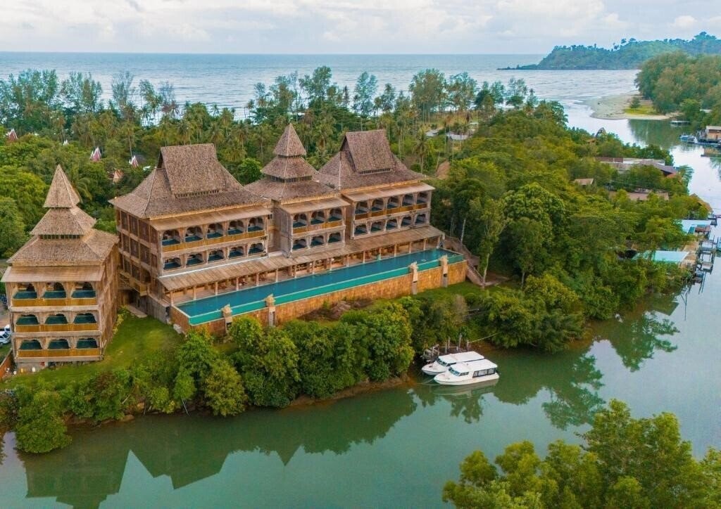 Изображение Santhiya Tree Koh Chang Resort 4*