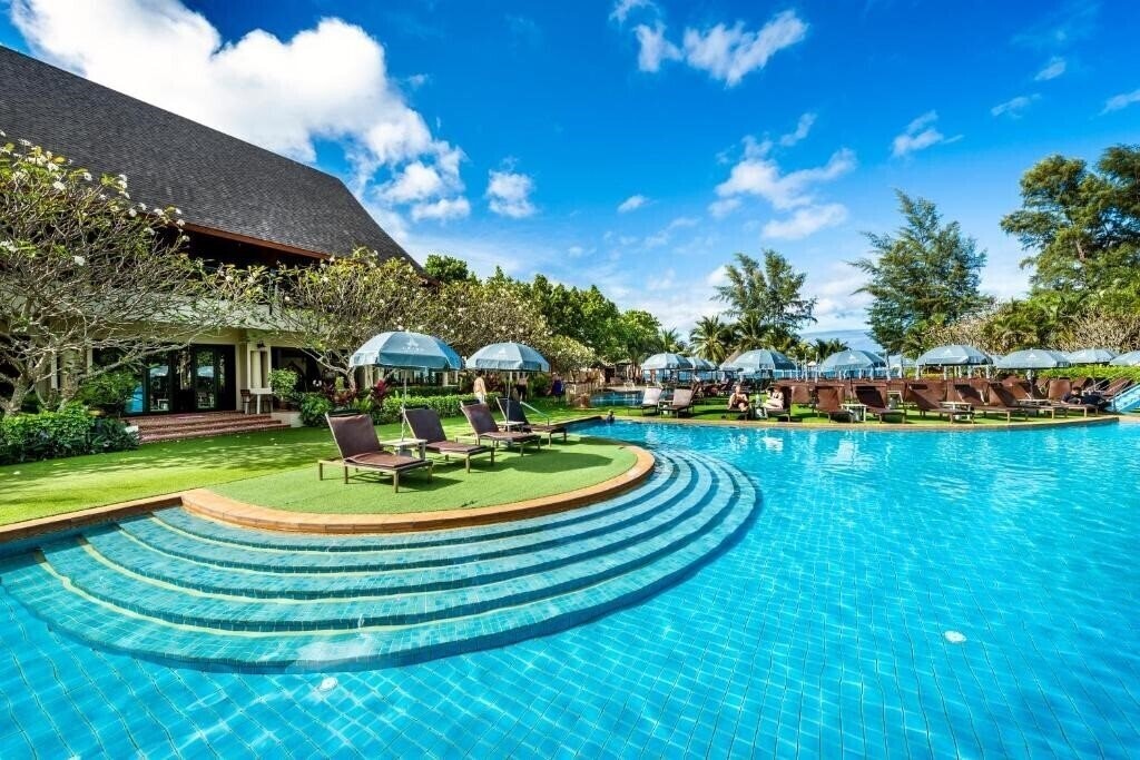 Отель Chada Beach Resort & Spa Koh Lanta 4*