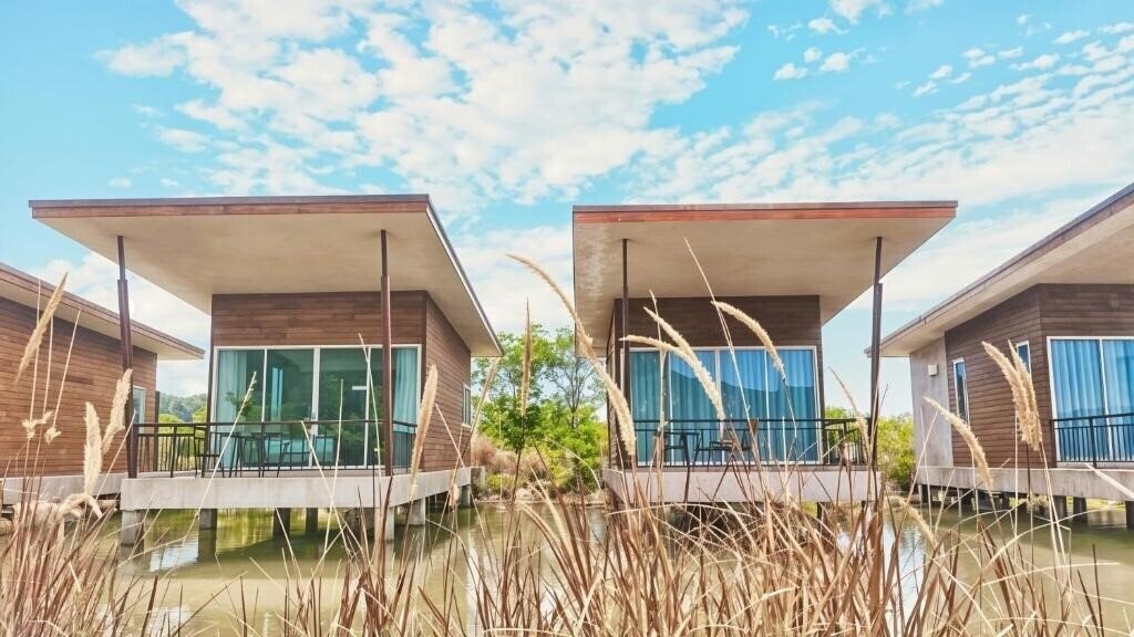 Отель Ko Lanta Amantra Lake View Resort 3*