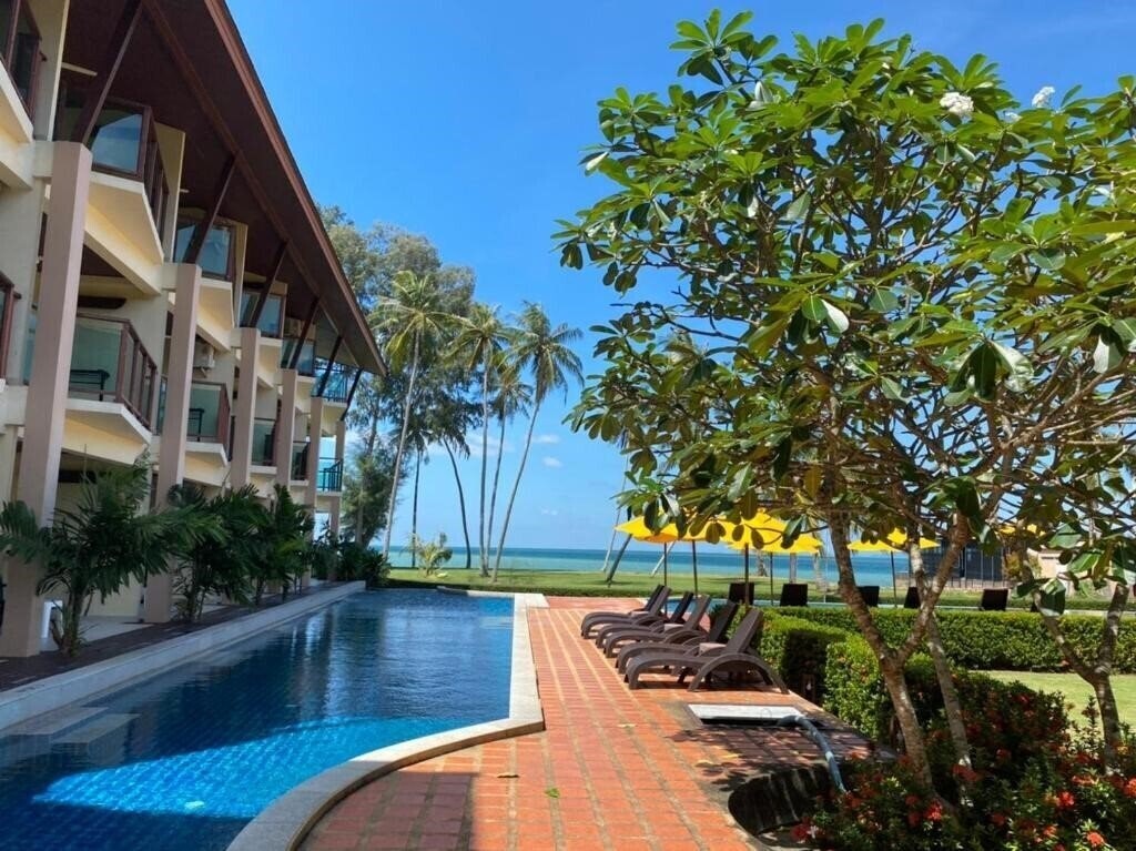 Фото Lanta Pura Beach Resort 4*