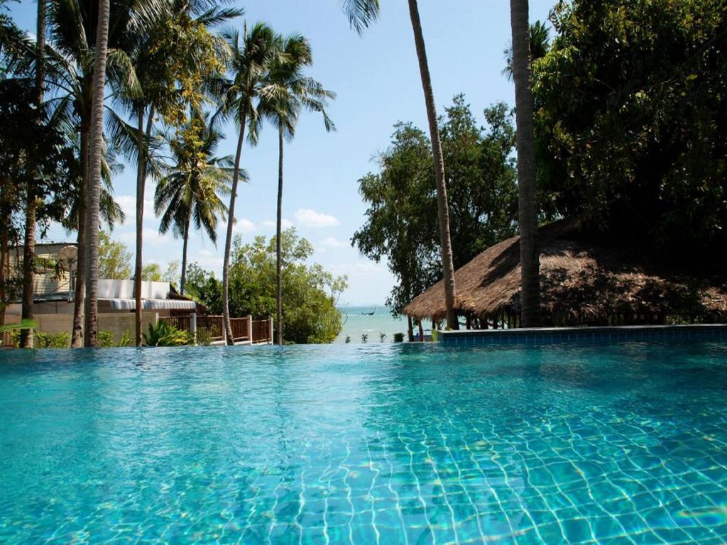 Отель Anyavee Railay Resort 3*