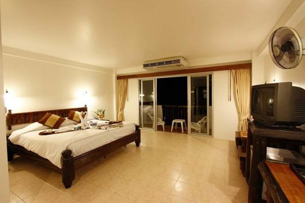 Фото Ao Nang Sunset Hotel 3*