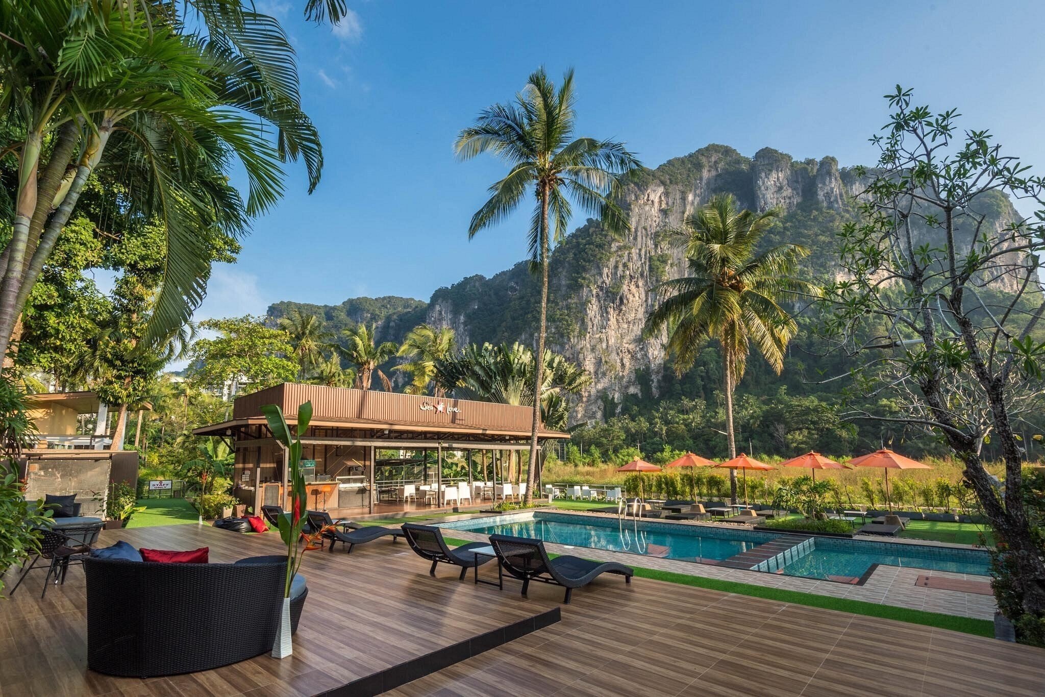 Отель Aonang Paradise Resort Krabi 3*