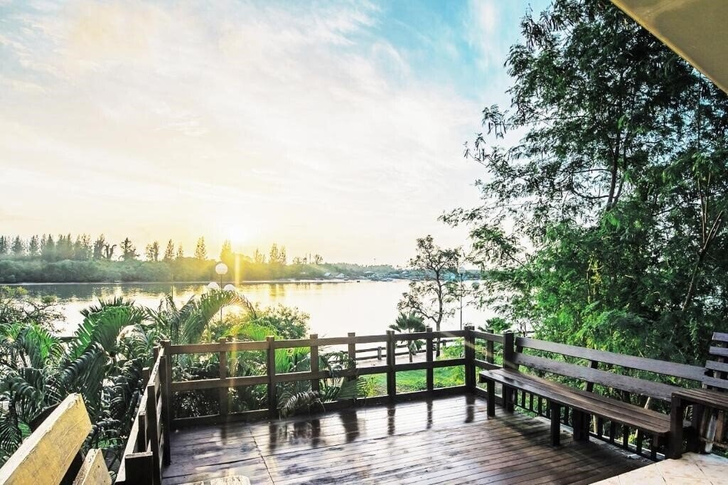 Отель Krabi City Seaview Hotel 3*
