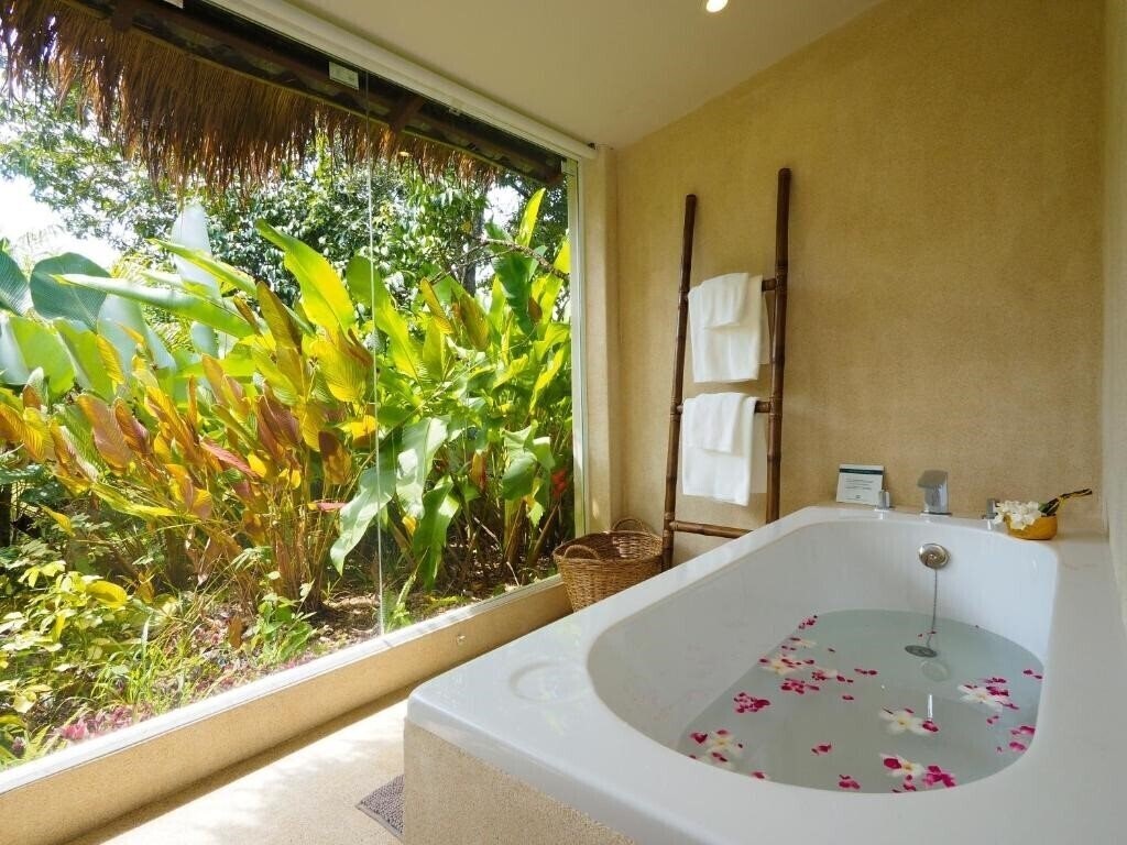 Фото Wareerak Hot Spring Retreat 4*