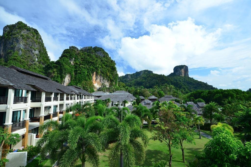 Отель Bhu Nga Thani Resort & SPA 4*
