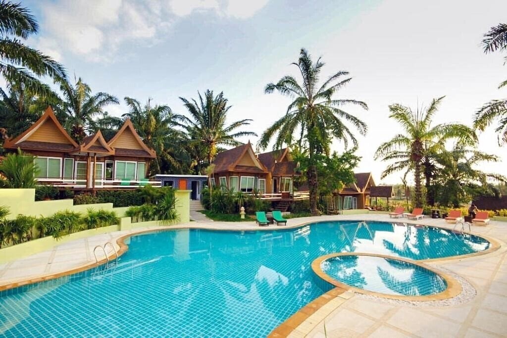 Отель Palm Paradise Resort (ex. Palm Resort) 3*