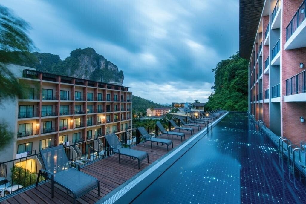 Отель Sugar Marina Resort-Cliffhanger-Aonang 4*