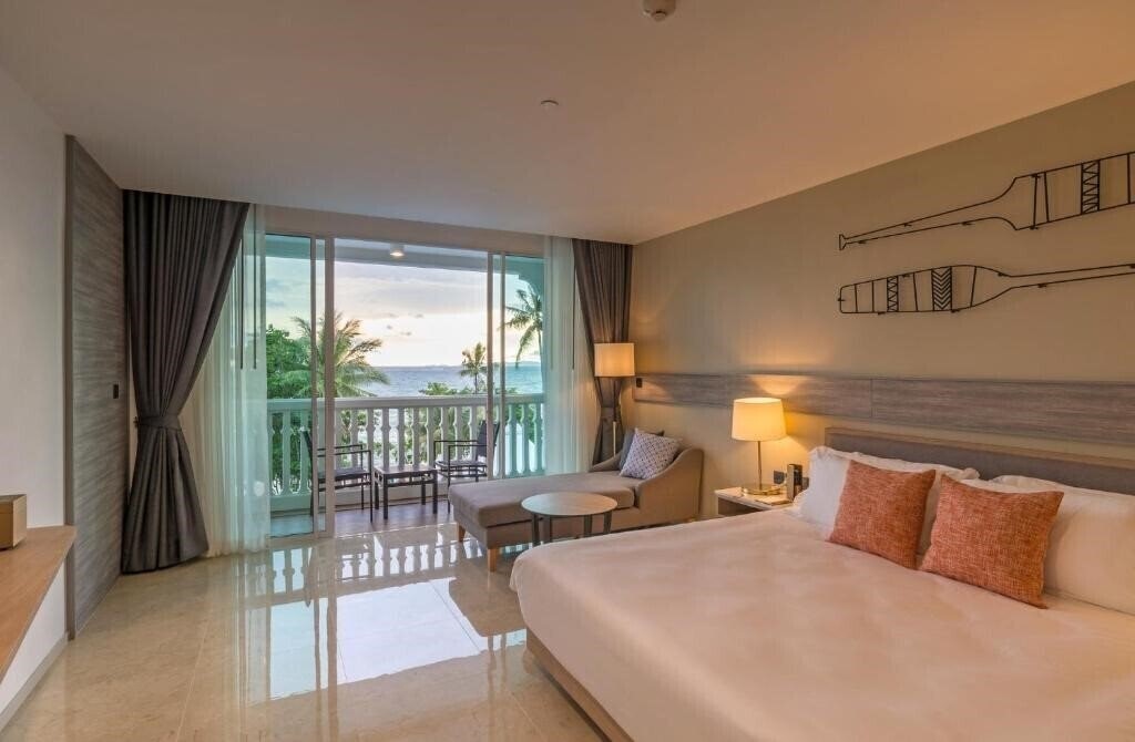 Изображение Centara Ao Nang Beach Resort & Spa 4*