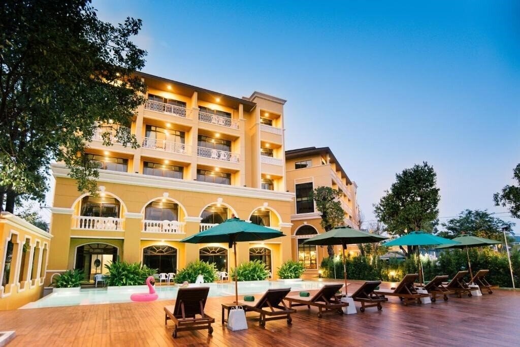 Фото The Pineapple Hotel (ex. Hula Hula Anana Hotel Krabi Town) 3*