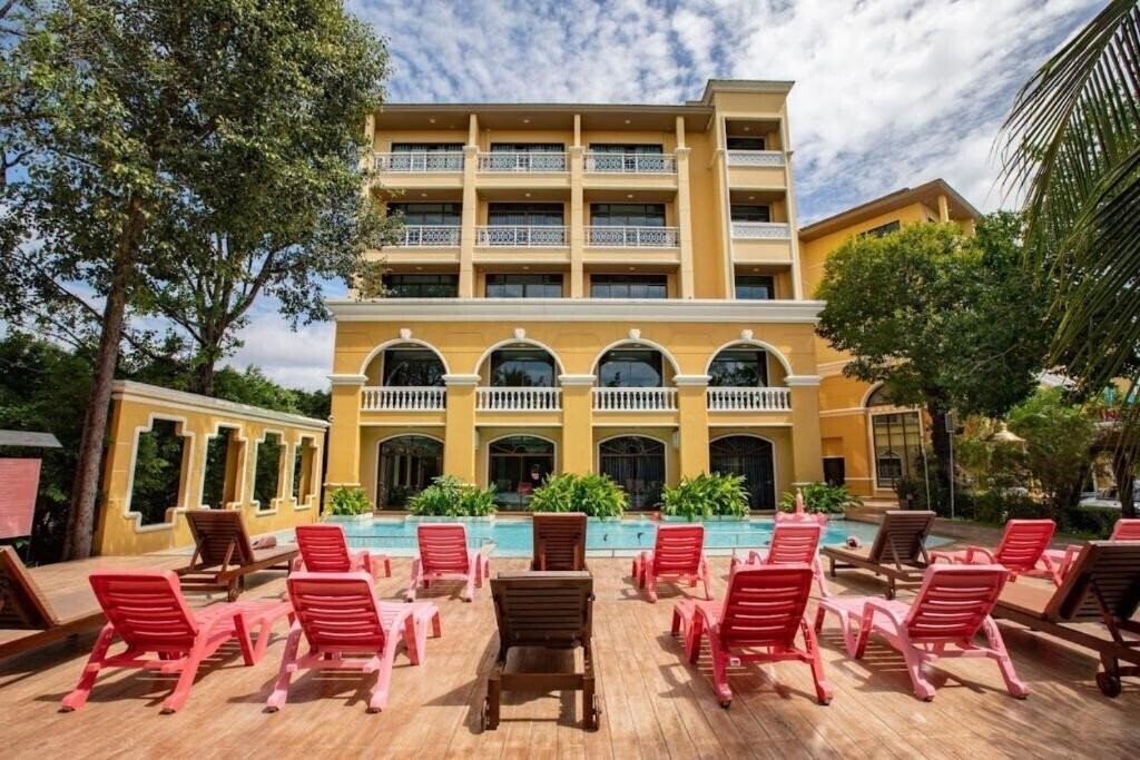 Фото The Pineapple Hotel 3*