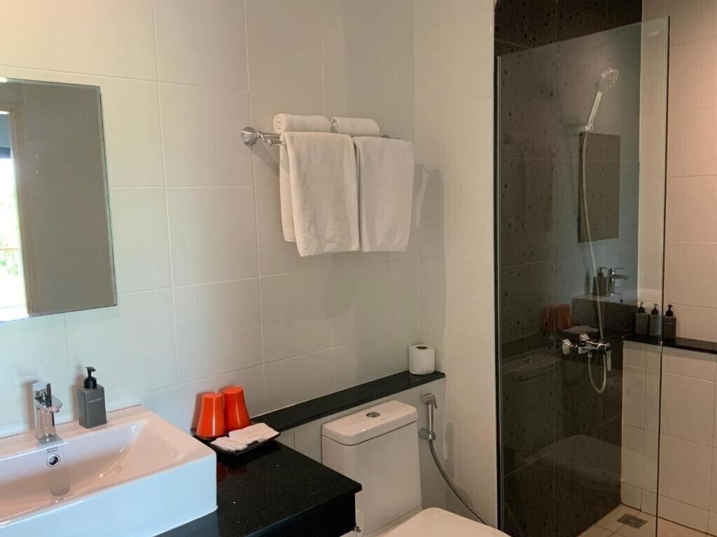 Фото Aonang Grand Inn Hostel 3*