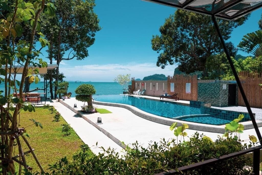 Отель Blue Orchid Beach Krabi 3*