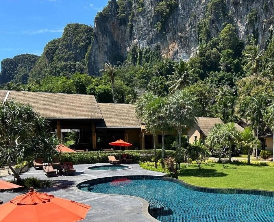 Отель Aonang Hill Krabi 3*