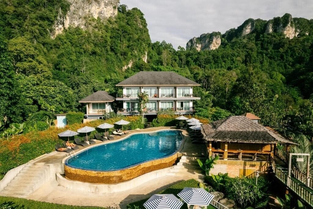 Отель Railay Phutawan Resort 3*