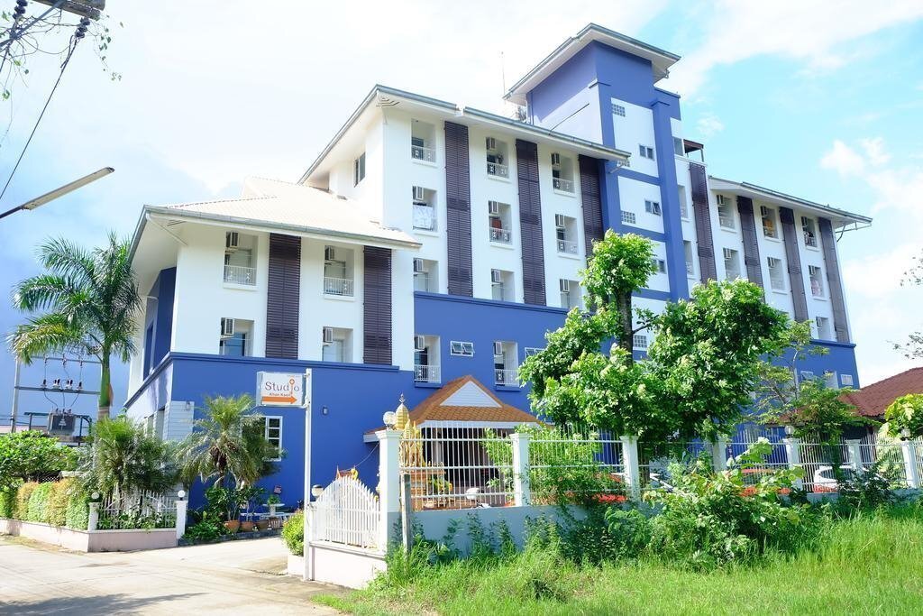 Отель Studio Khon Kaen 2*