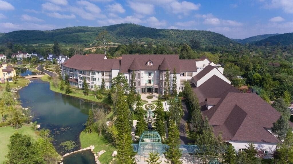 Отель U Khao Yai 4*