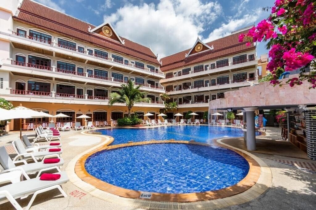 Отель Tony Resort 3*