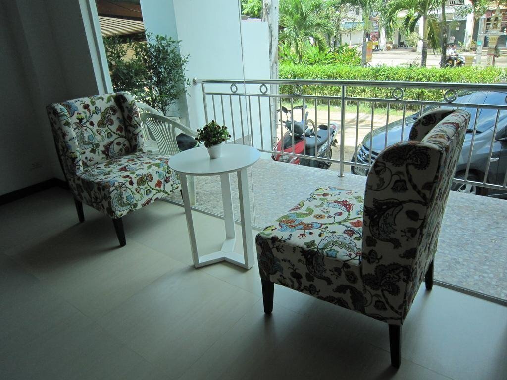 Фото White Cat Hotel 2*