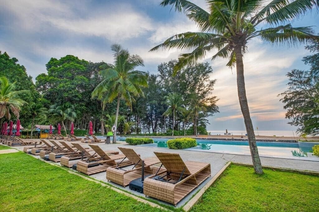 Отель Estella Phuket Mai Khao Beach Resort 5*