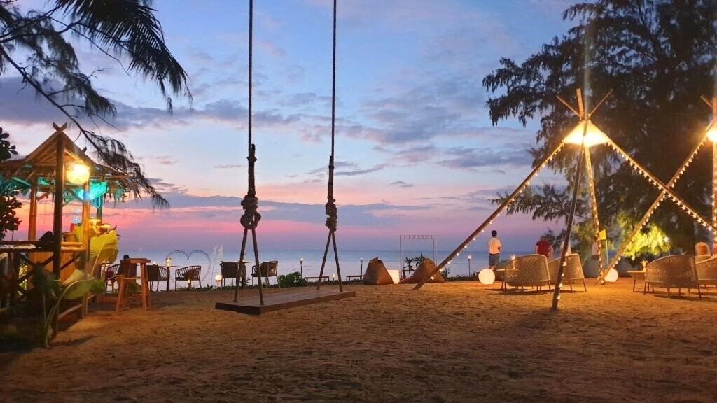 Картинка Estella Phuket Mai Khao Beach Resort 5*