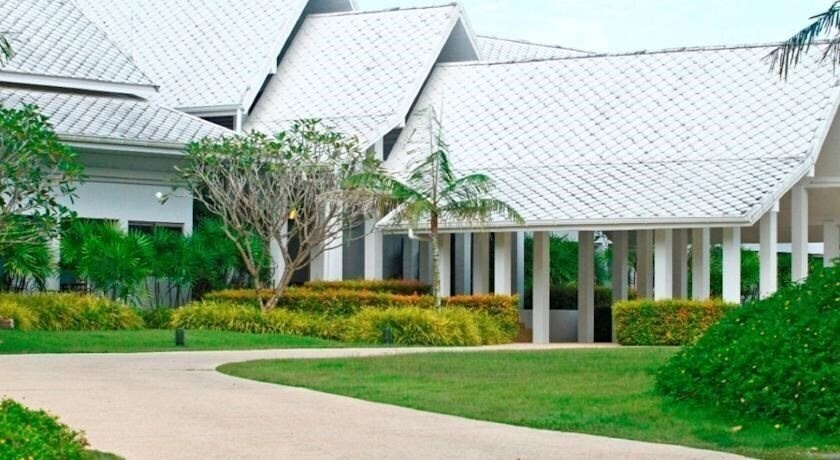 Отель Thanyapura Retreat Hotel Phuket 4*