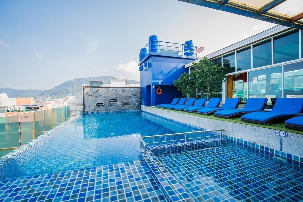 Отель The Sira Grande Patong 4*