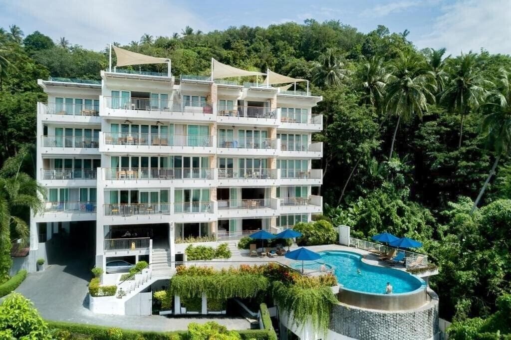 Отель The Park Surin 4*