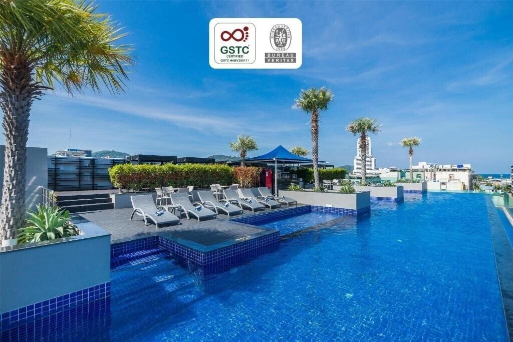 Отель Best Western Patong Beach 4*