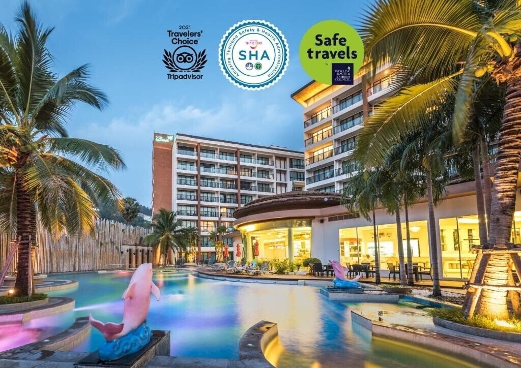 Отель The Beach Heights Resort 4*