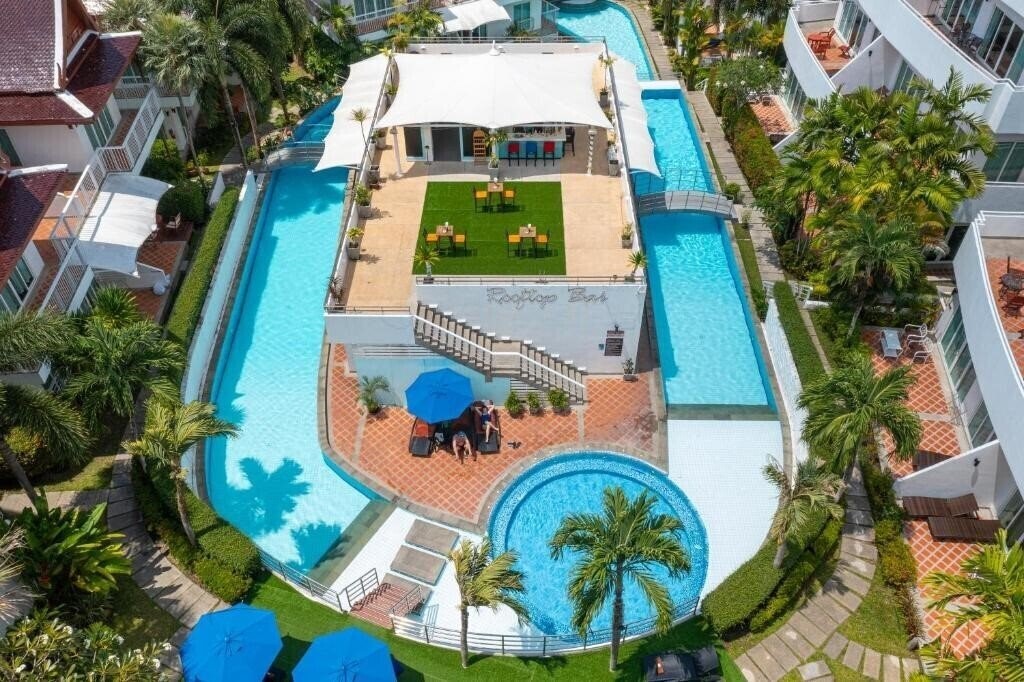 Отель Phunawa Resort Phuket Karon Beach 4*