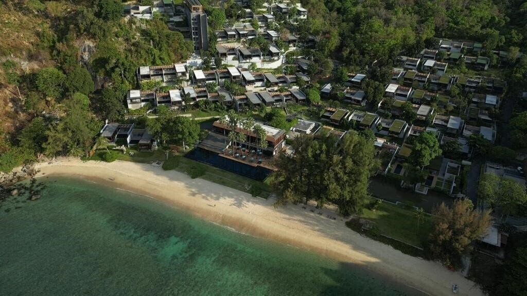 Отель Naka Hotel Phuket 5*