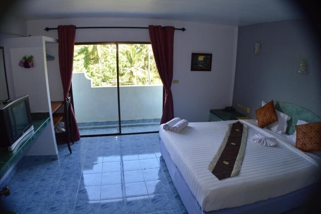 Фото Karon Sea Breeze Beach 3*