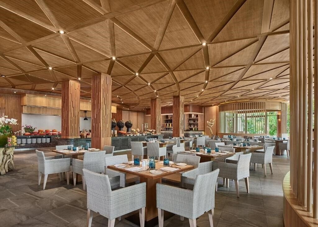 Изображение Splash Beach Resort (ex. Grand West Sands) 5*