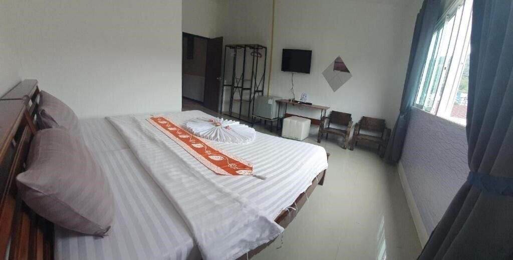 Картинка AT HOME HOTEL 2*