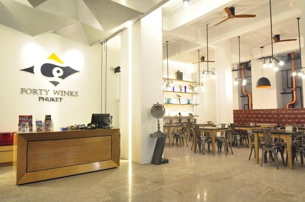 Отель Forty Winks Phuket 4*