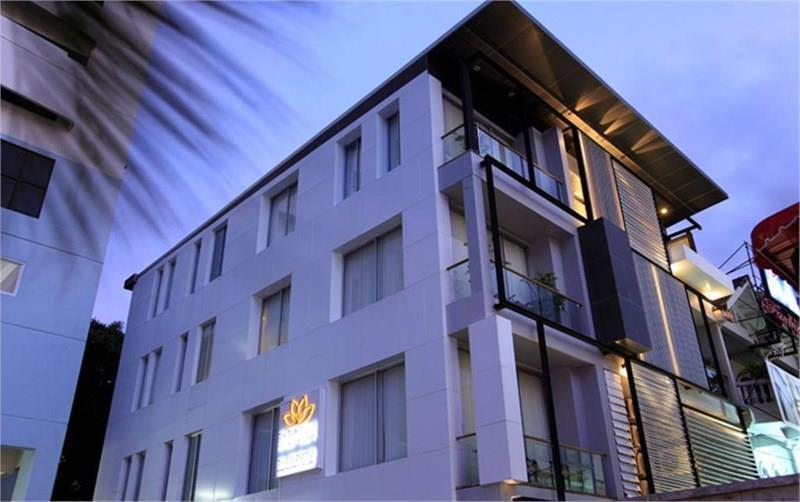 Отель The Belle Resort Patong 3*