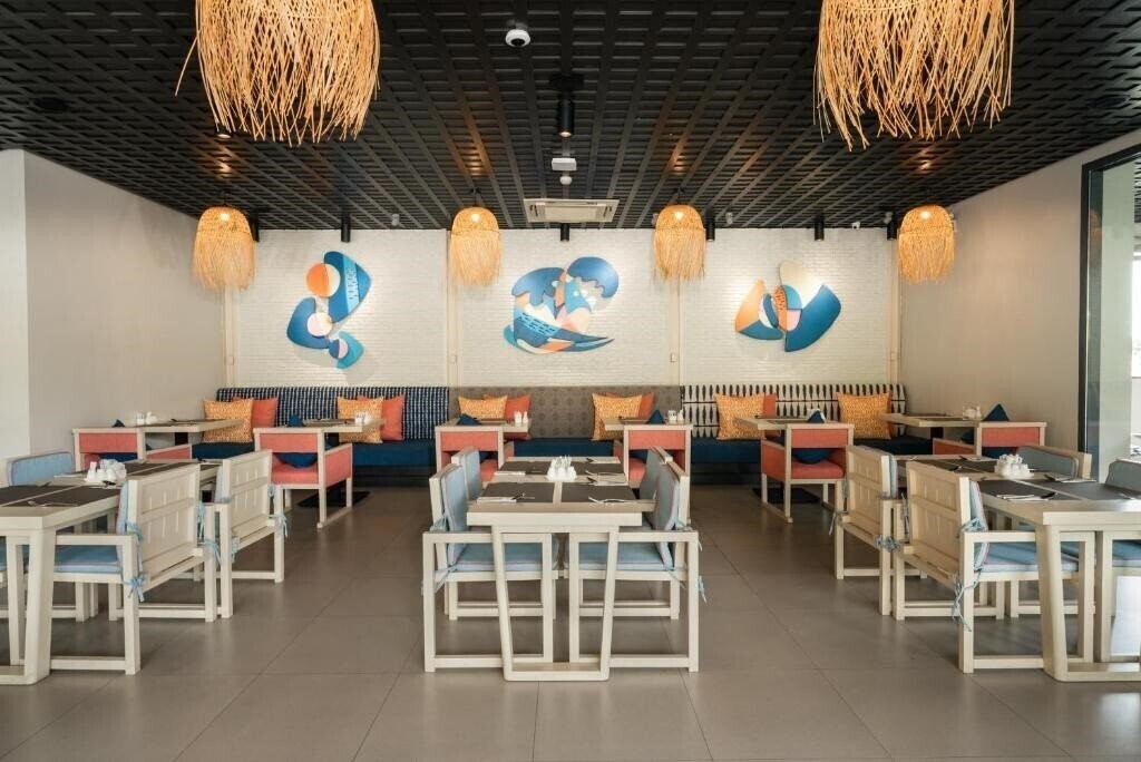 Фото Hotel Ikon Phuket 4*