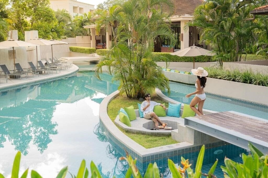 Отель Dewa Phuket Resort & Villas, Nai Yang Beach 4*